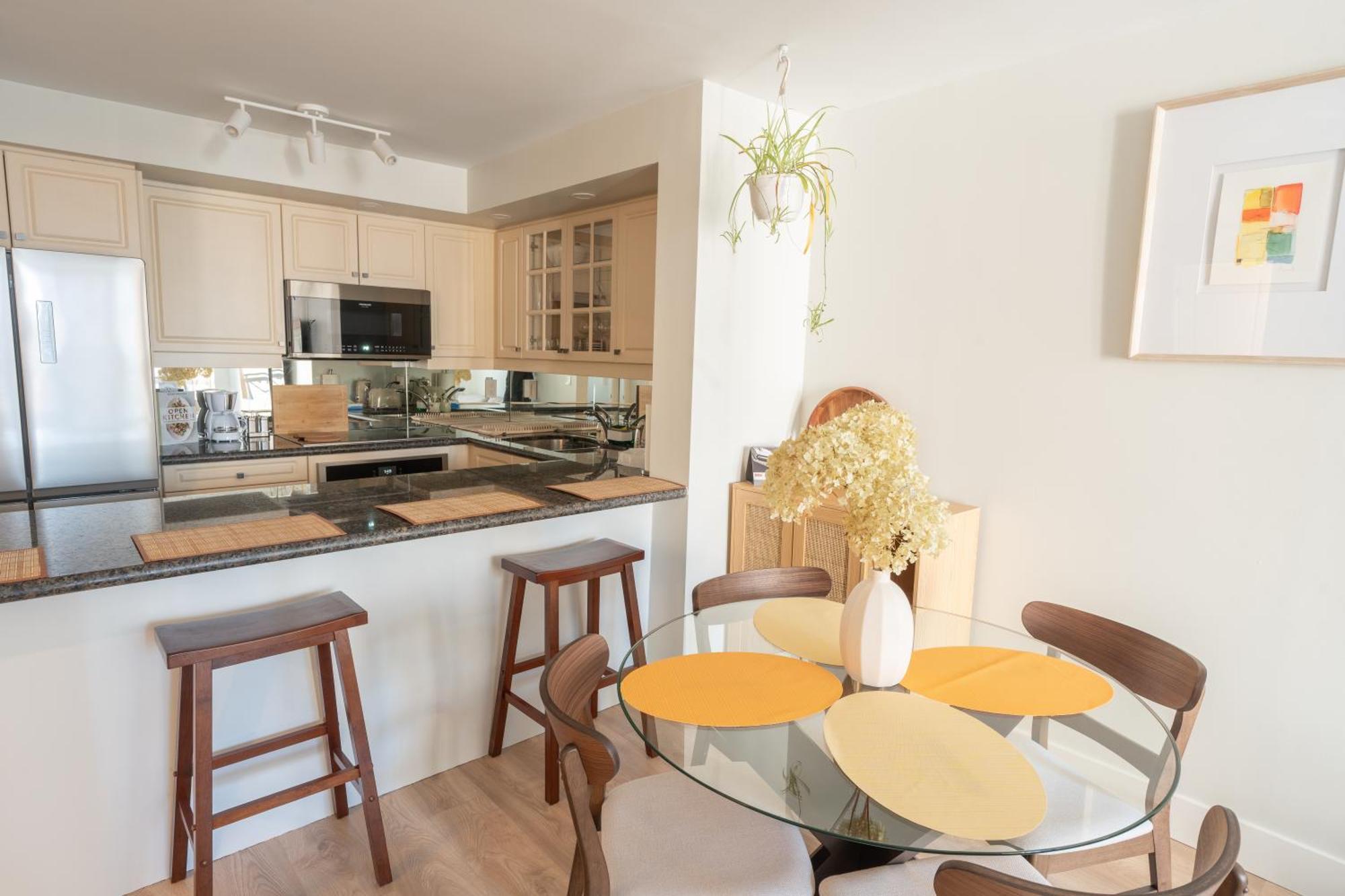 Boutique Suite Of Downtown Торонто Экстерьер фото