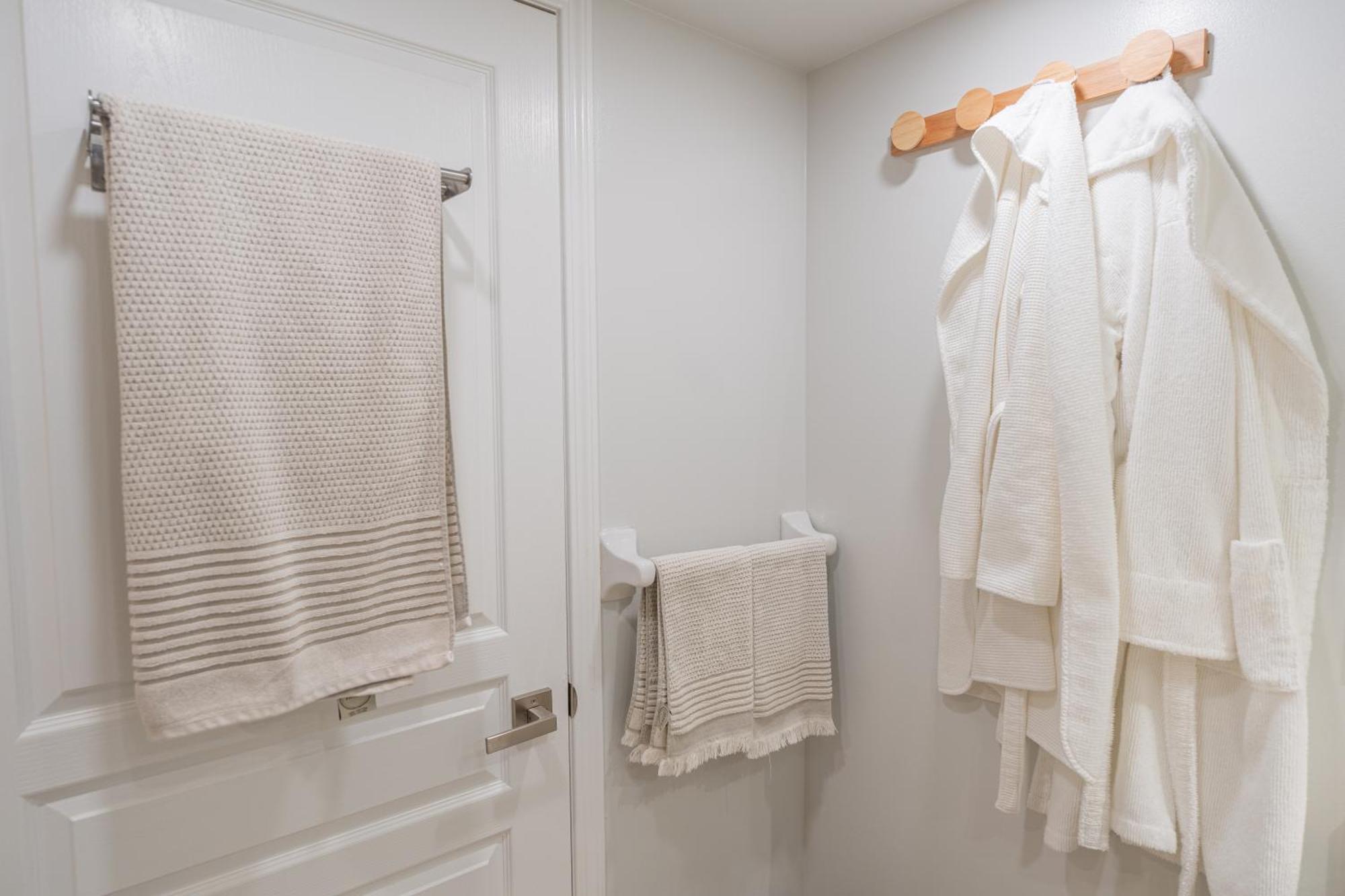Boutique Suite Of Downtown Торонто Экстерьер фото